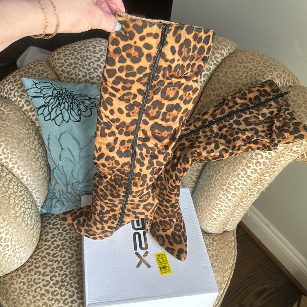 NIB X2B faux suede leopard stiletto knee boot
